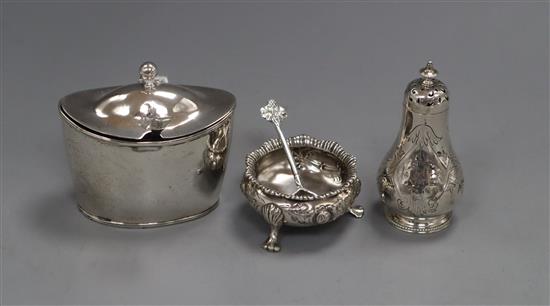 A George III silver mustard pot (a.f.) and spoon, a Victorian silver pepperette and a silver salt and spoon.